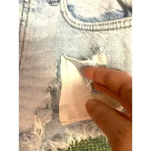 We the Free 2PR Loving Good Vibrations‎ Distressed Denim Shorts sz 26 - Picture 9 of 11